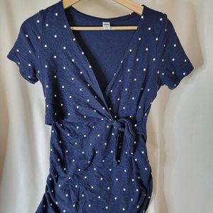 Old Navy Maternity Blouse Size Small - Like New - Very stretchy - Navy white